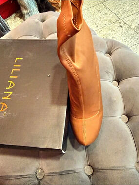 Liliana Brown Clear Heel Pumps Like New